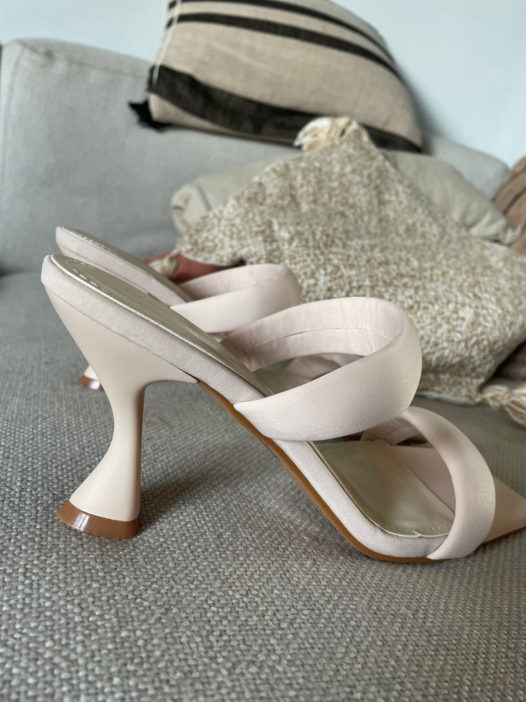 Heels Ecru (7538743443618)